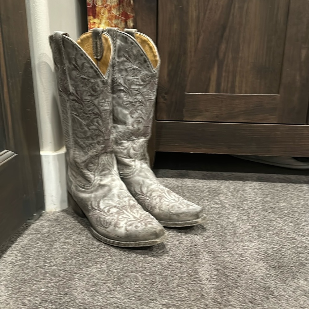 Cavendars for Old Gring 8.5 grey embossed leather cowboy boots